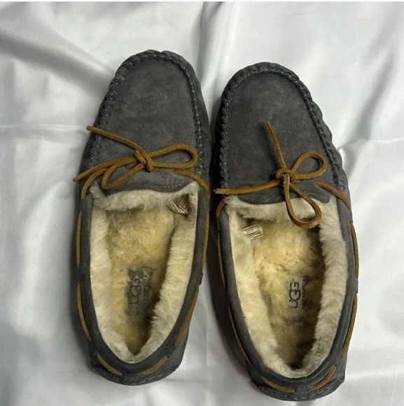 UGG Sheepskin Moccasins Pewter Grey Slippers Indoor Outdoor - Picture 9 of 15